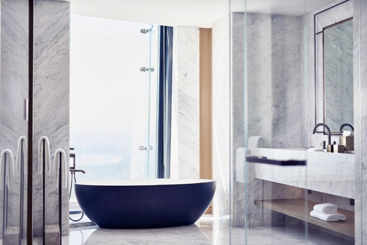 The Ritz-Carlton Suite, Club lounge access, Suite, 1 King