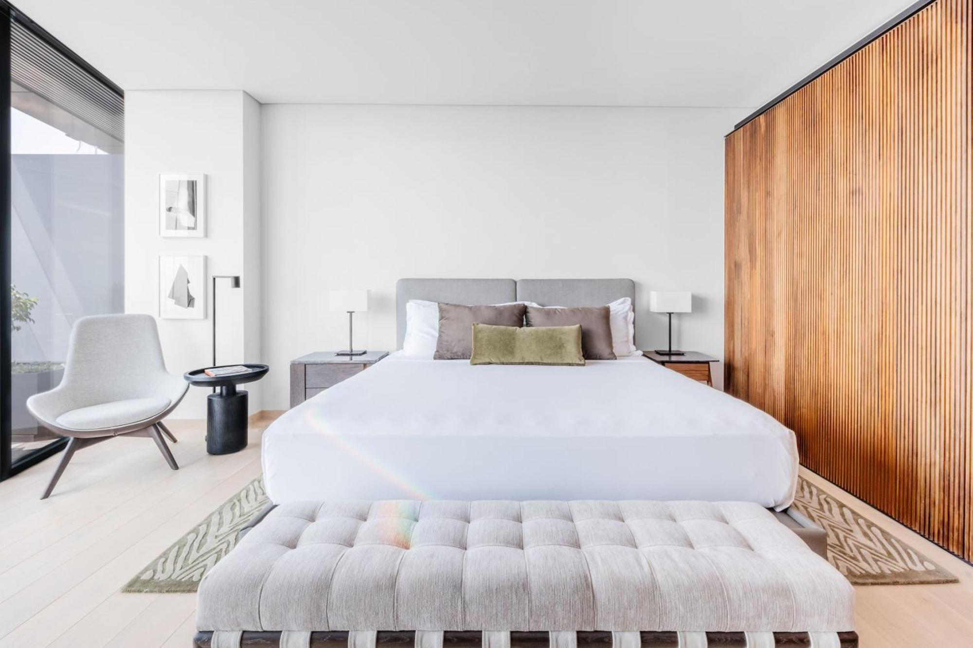 One-Bedroom King Residence with Grand Park View and Terrace
