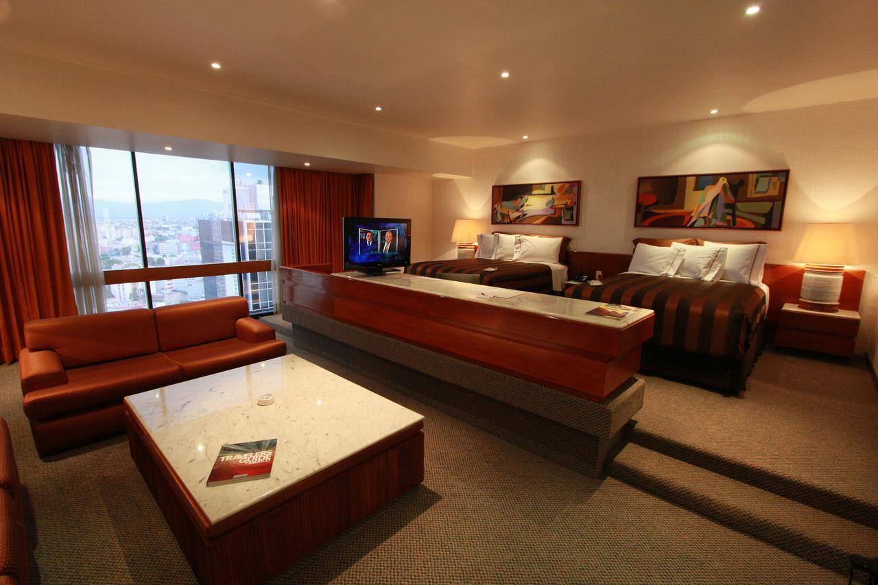 Deluxe Suite with Spa Bath